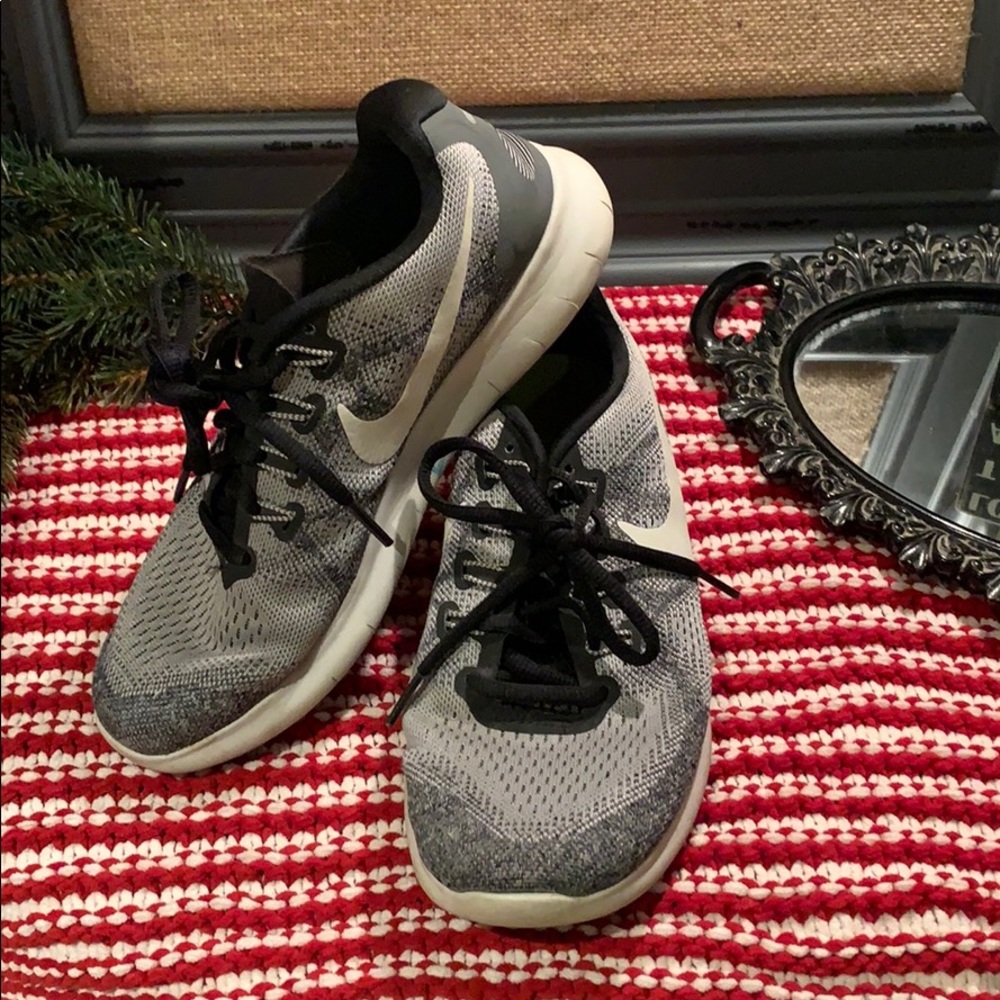 Nike free runs